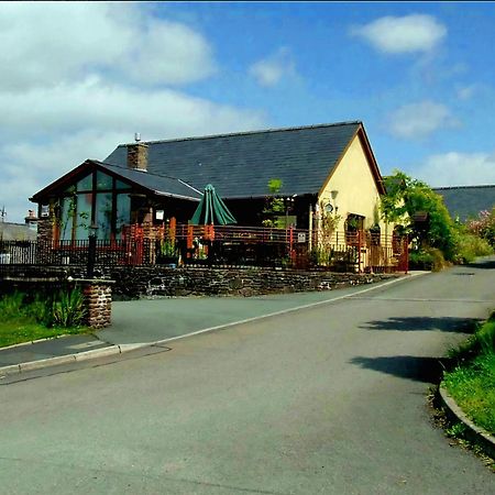 Castle Lodge - Brecon Beacons Accommodation Sennybridge Exterior foto