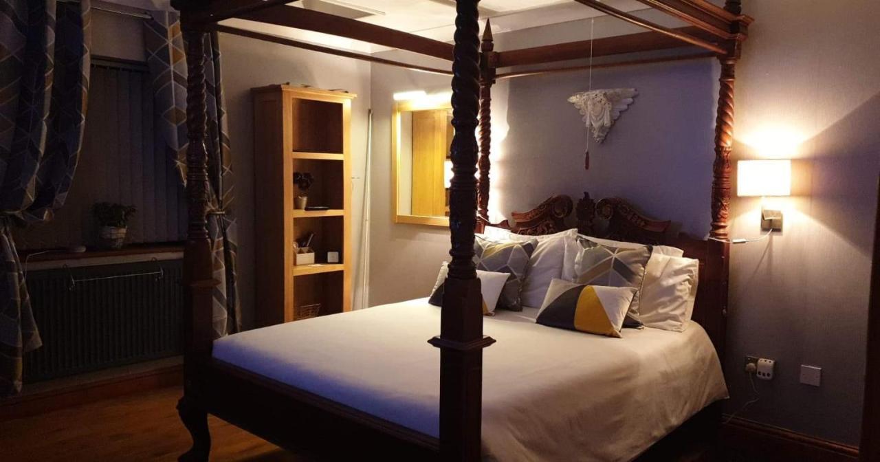 Castle Lodge - Brecon Beacons Accommodation Sennybridge Exterior foto