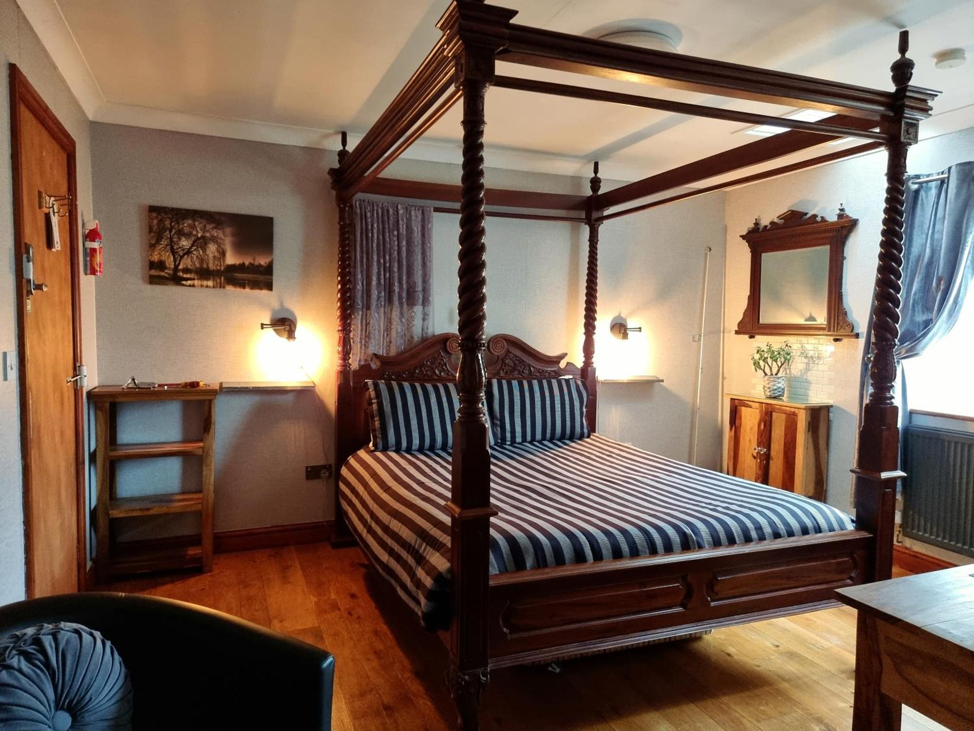 Castle Lodge - Brecon Beacons Accommodation Sennybridge Exterior foto